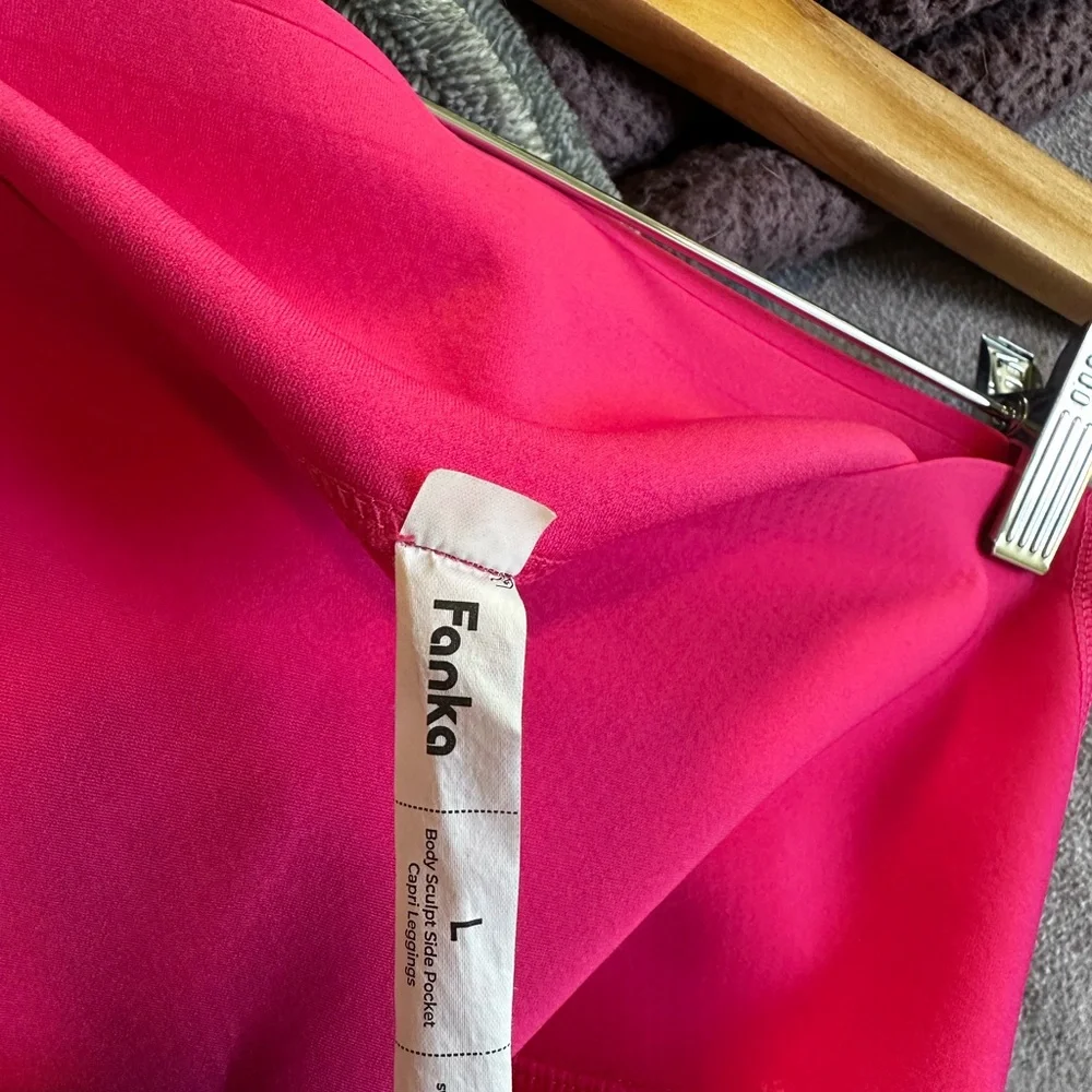 NWOT Fanka Booty Shape and Knee Support Leggings L $89 Magenta - Picture 5 of 5